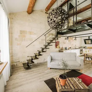 Duplex Climatisé Centre Ancien 7min à Pied Du Palais 6 Couchages Appartement Avignon